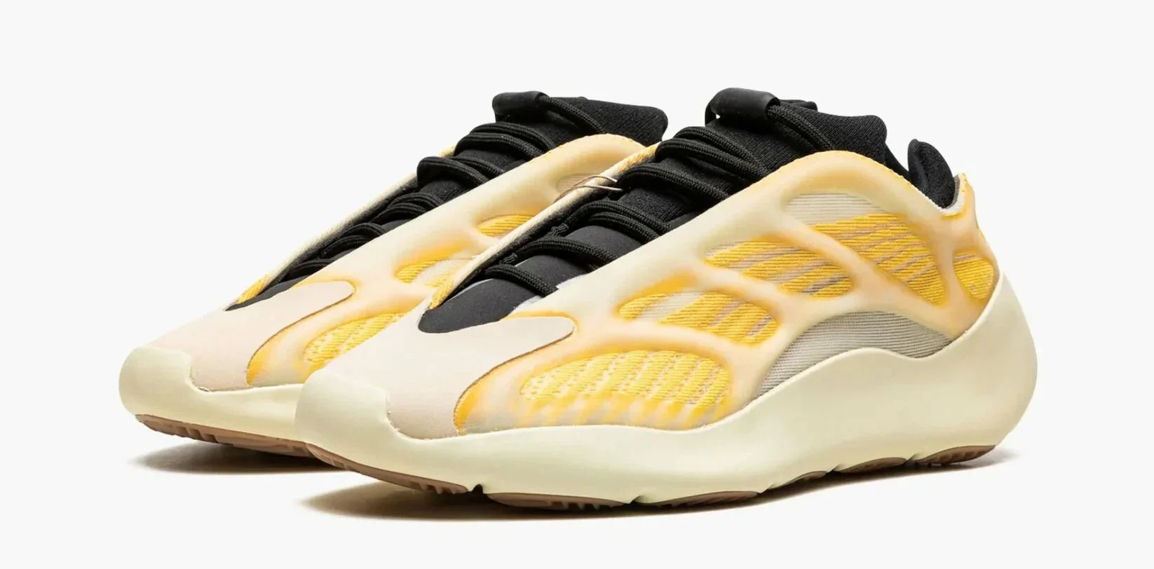 Как ухаживать за кроссовками Yeezy: инструкция по чистке и хранению - 3